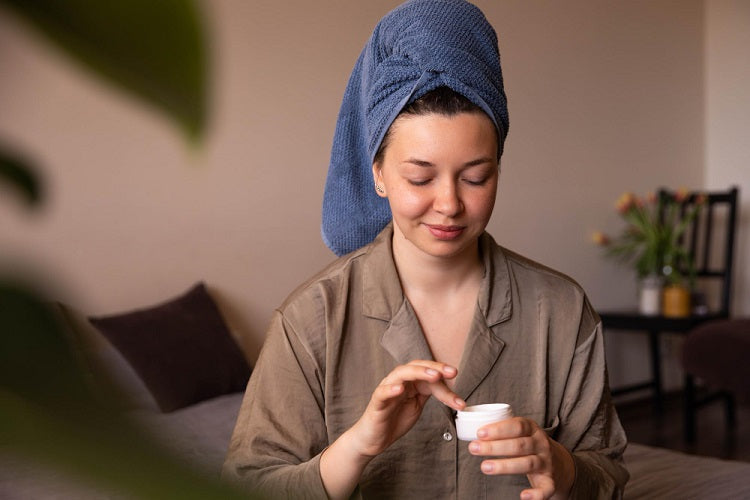 How to Choose the Right Moisturizer for Dry Skin That Actually Works?
